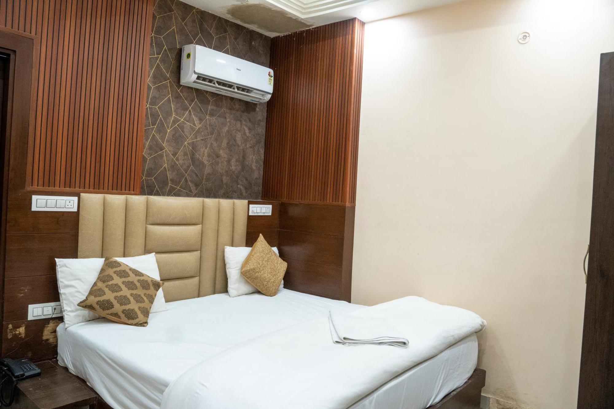 Hotel Madhav Palace Agra (Uttar Pradesh)