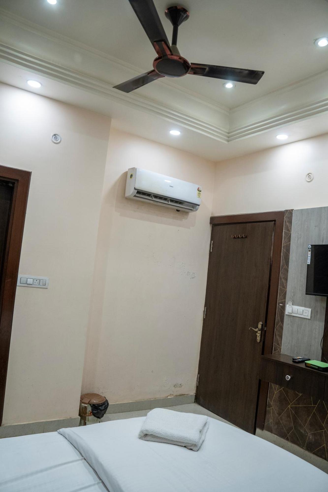 Madhav Palace Agra (Uttar Pradesh)