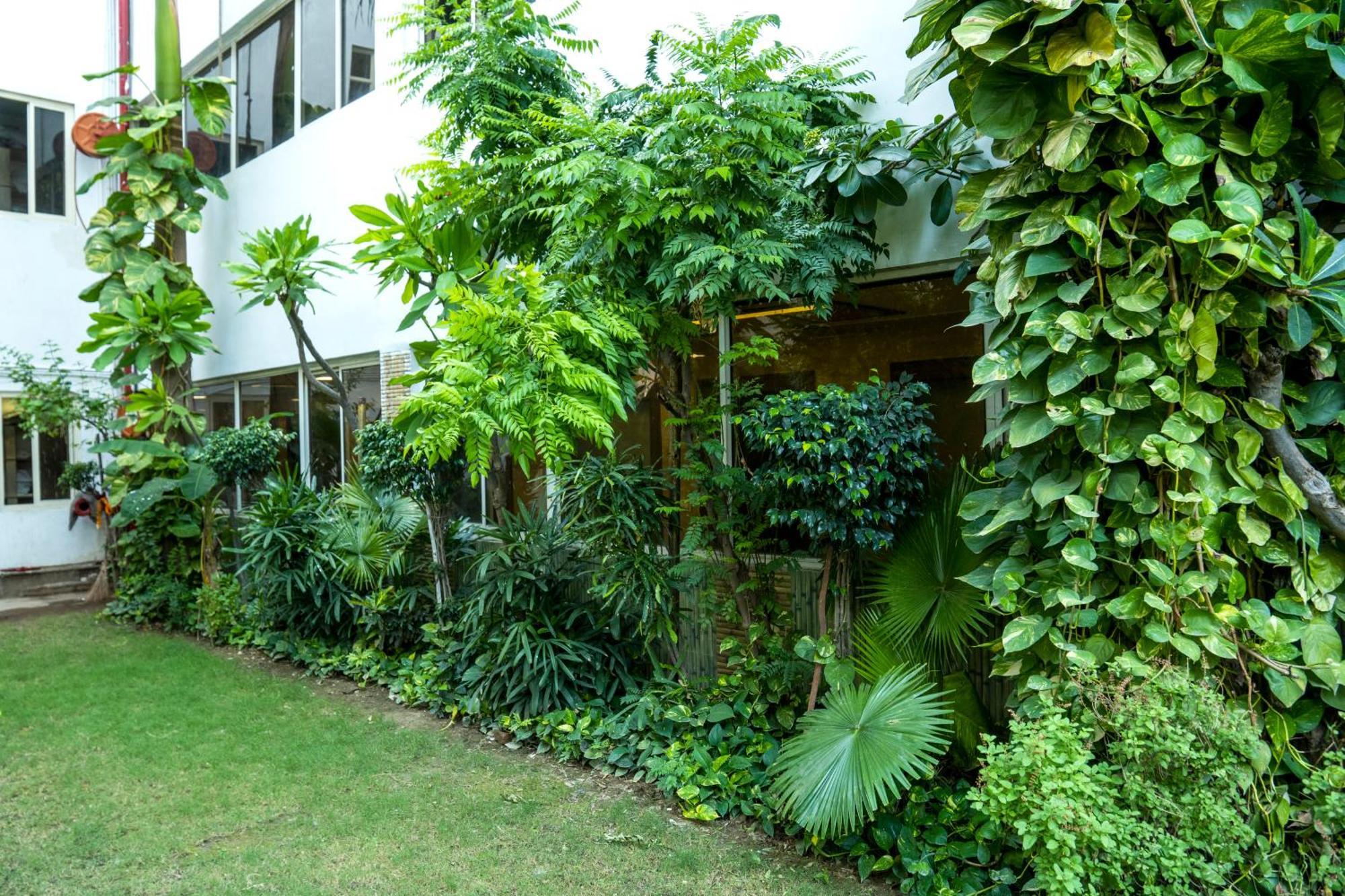 Eminent Hotel 3*