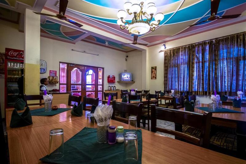 Taj Plaza, Vip Road,