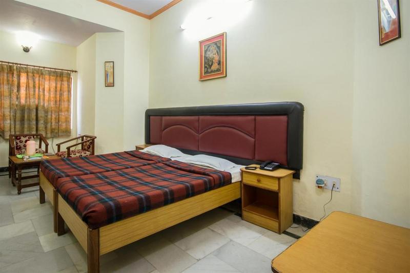 Taj Plaza, Vip Road, 3*