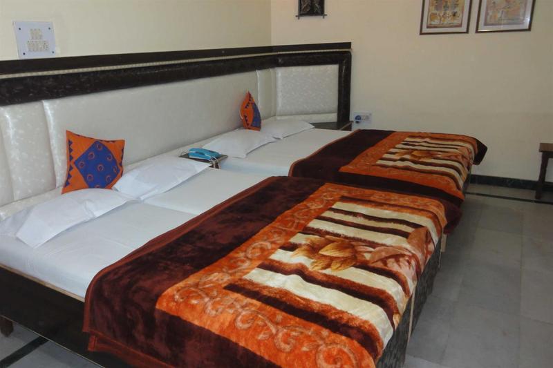 Taj Plaza, Vip Road, 3*