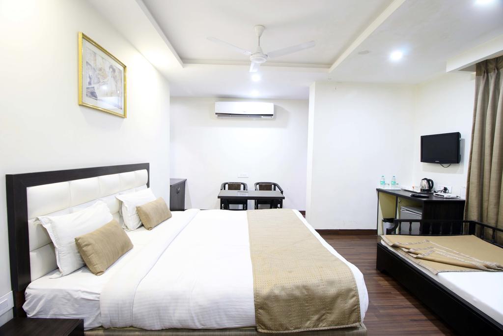 Genx Usha Kiran Hotel 3*