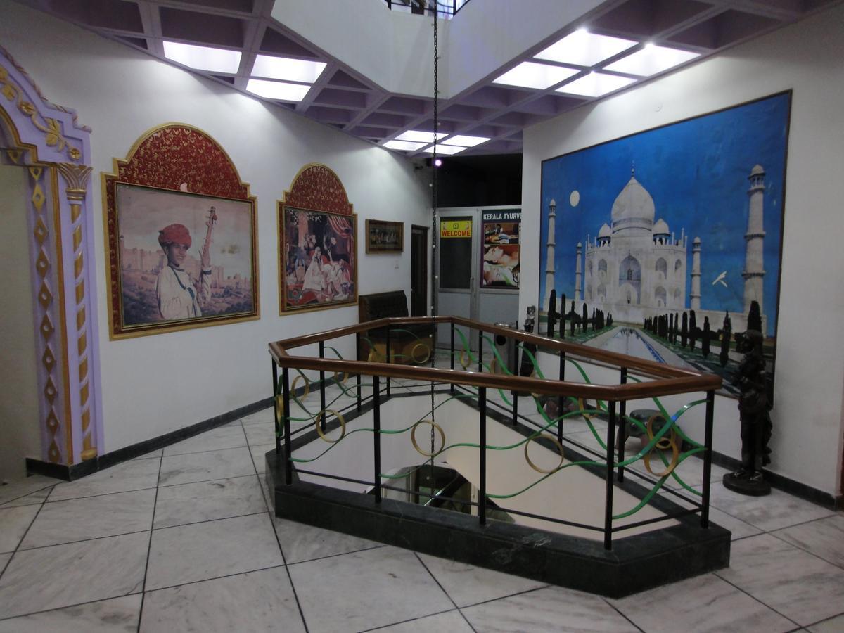 Taj Plaza, Vip Road,