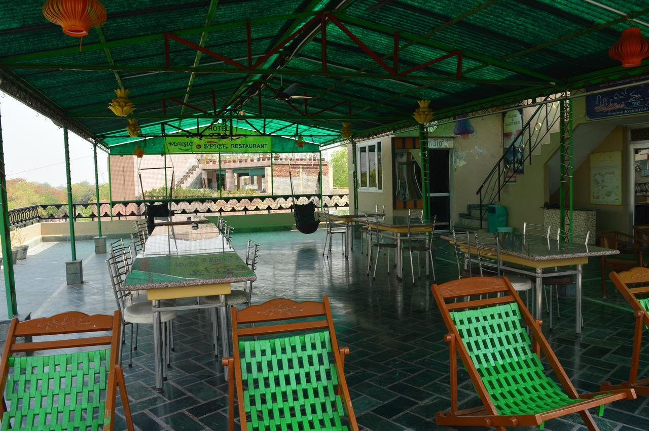 Hotel Taj Plaza, Vip Road, 3*