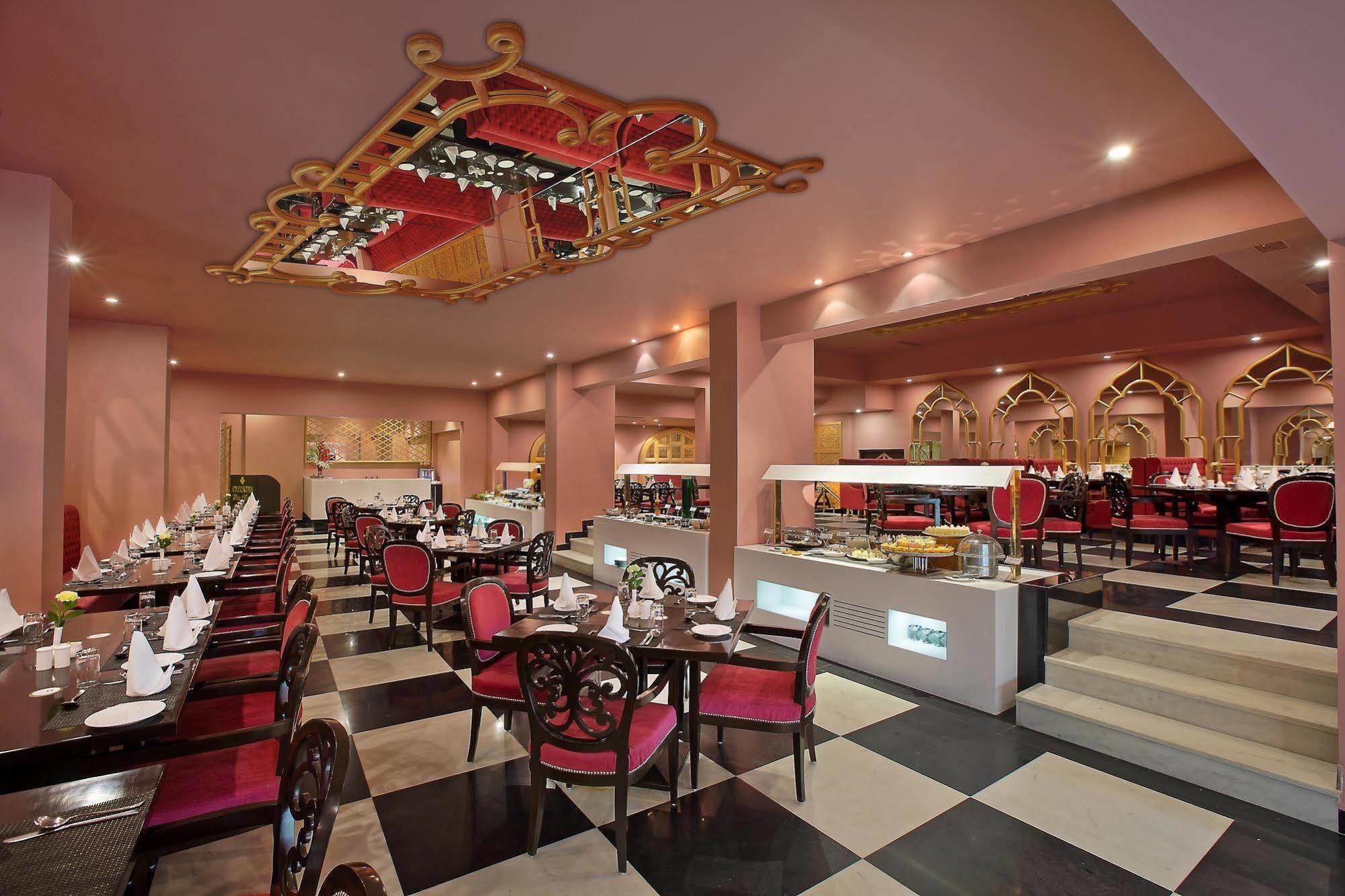 Clarks Shiraz 5* Agra (Uttar Pradesh)
