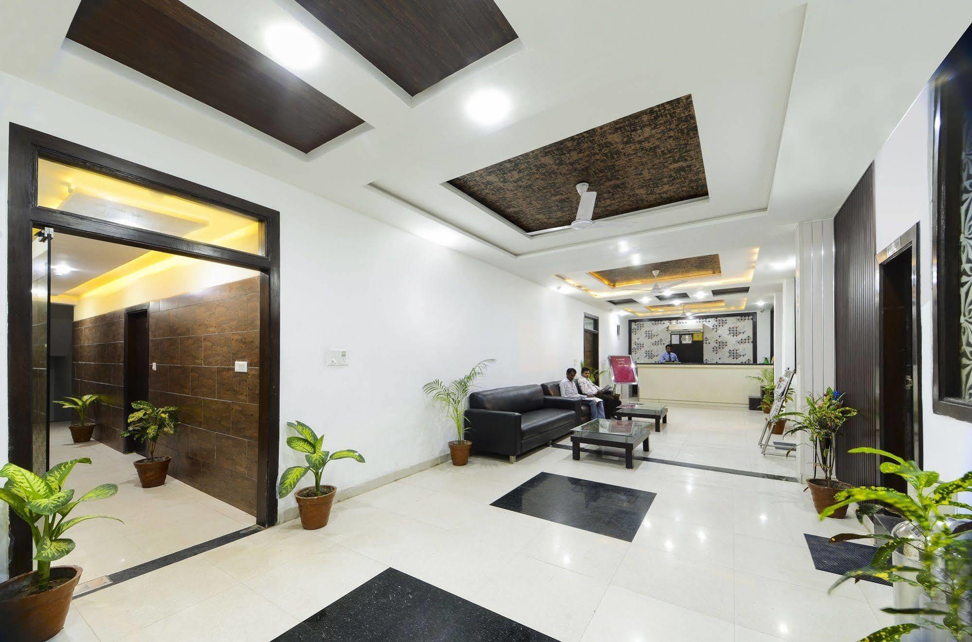 Dazzling East Gate 3*