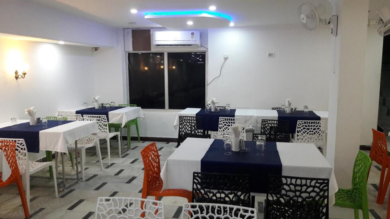 Fabhotel Rv Palace