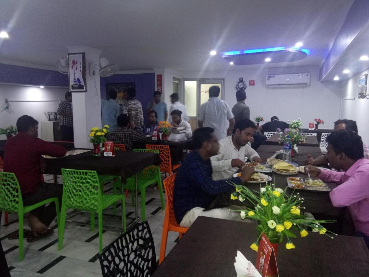 Fabhotel Rv Palace