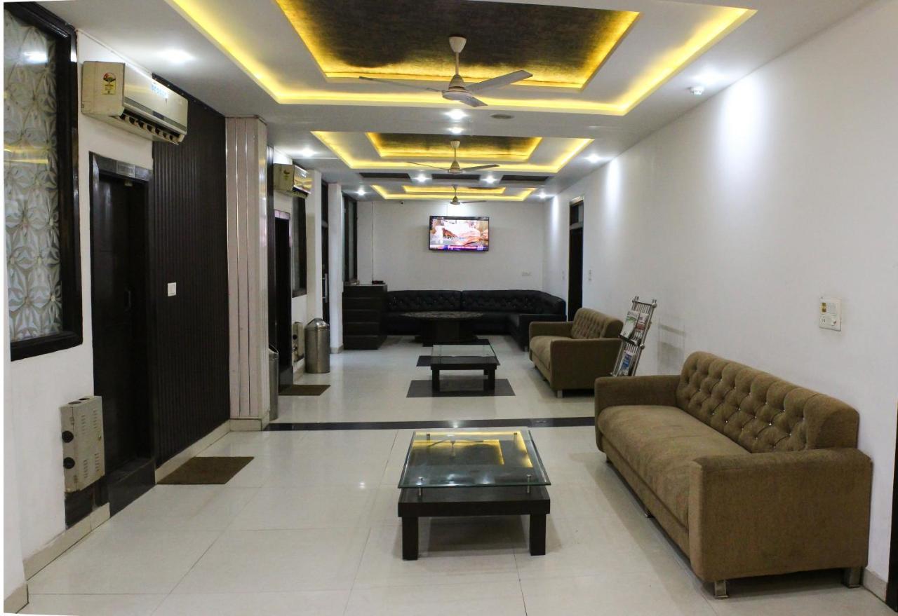 Dazzling East Gate Hotel 3*