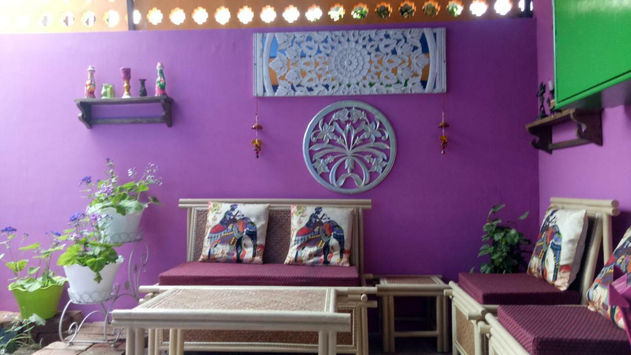 Coral Country Homestay *