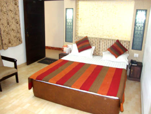 Hotel Fabhotel Sai Residency