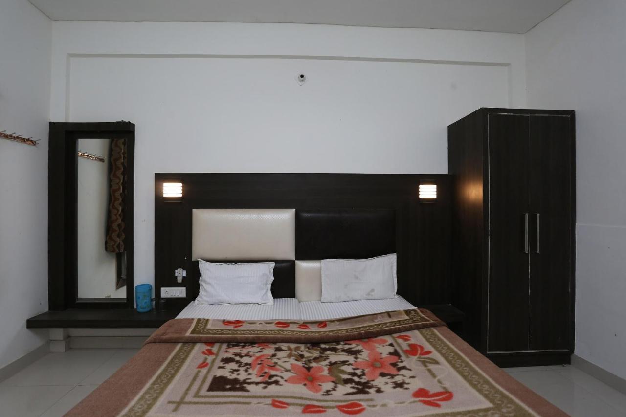 Shyam Palace