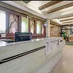 Om Sai Nath Hotel & Restaurant By Wb Inn