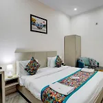 Hotel Taj Holiday