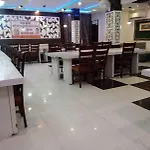 Hotel Zeal Home Stay - In House Parking - 5G Wifi- Near Taj Mahal