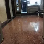 Hotel Zeal Home Stay - In House Parking - 5G Wifi- Near Taj Mahal
