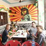 Backpacker Panda Friends - Agra