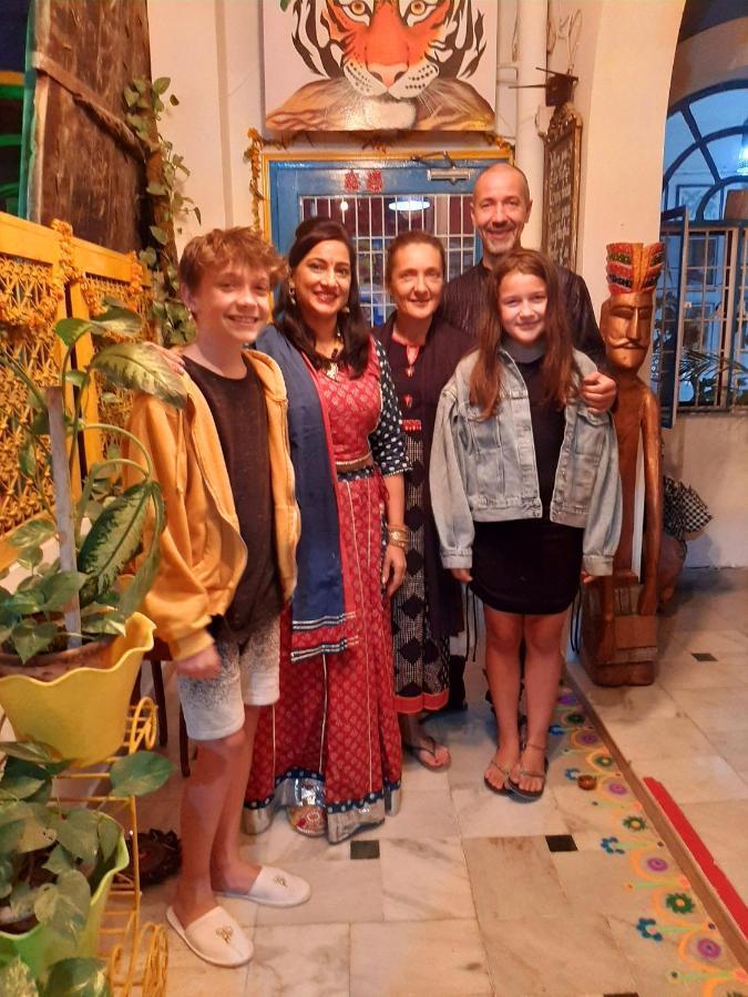 The Coral House By The Taj Homestay *