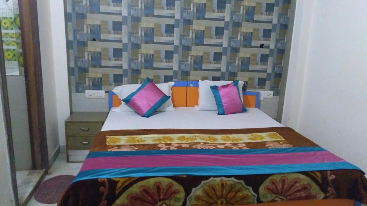 Homestay Basil Walking Distance From Taj Mahal Agra