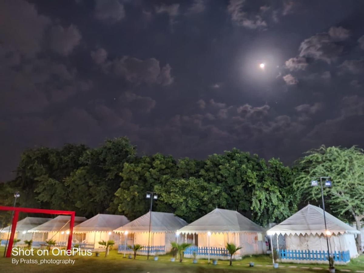 Agra Camps And Luxury tent Agra (Uttar Pradesh)
