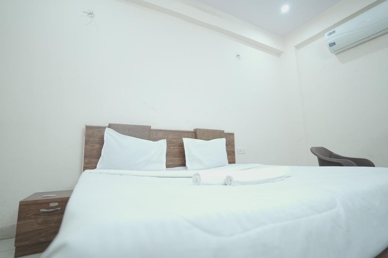 Viraj Palace By Wb Hotel *
