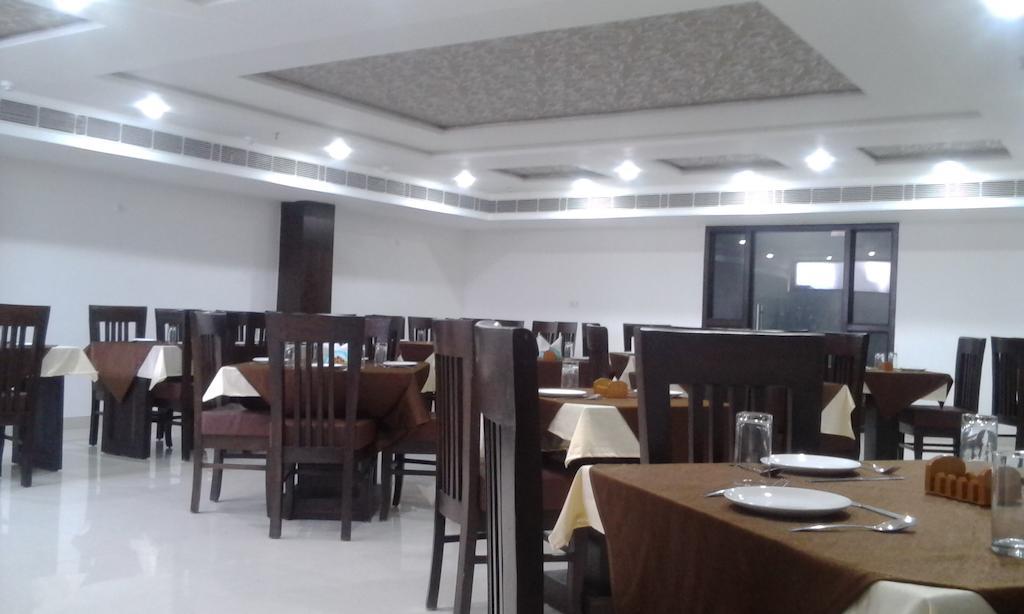 Hotel Dazzling East Gate Agra (Uttar Pradesh)