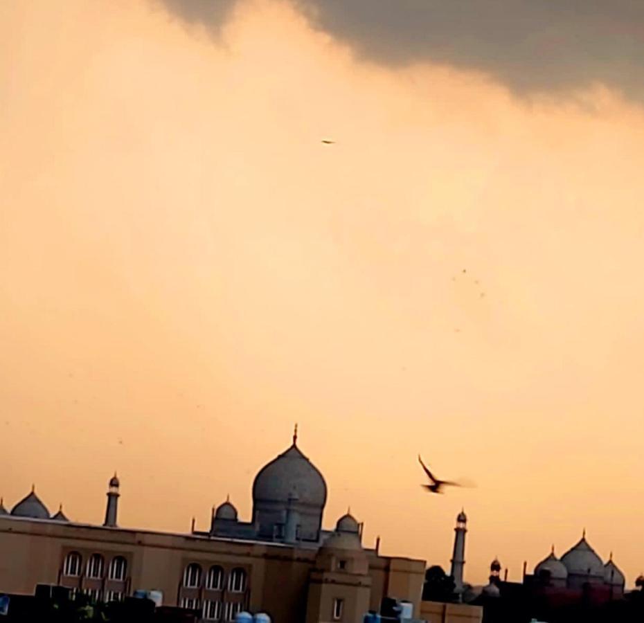 The Coral House By The Taj *