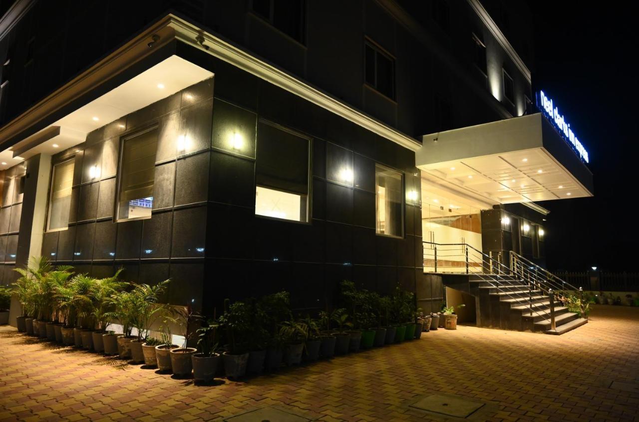 Neel Clarks Express Agra (Uttar Pradesh)