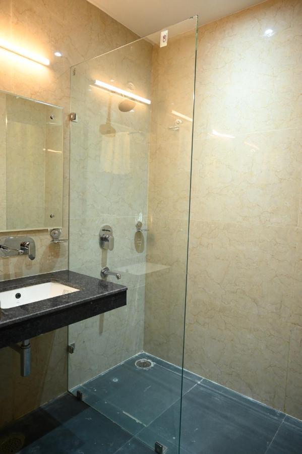 Neel Clarks Express Hotel Agra (Uttar Pradesh)