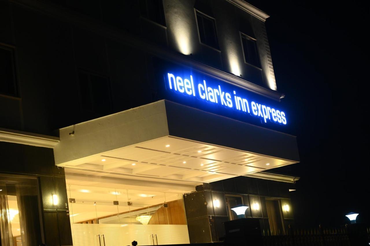 Hotel Neel Clarks Express Agra (Uttar Pradesh)