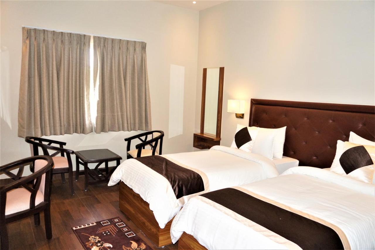 Neel Clarks Express Hotel Agra (Uttar Pradesh)