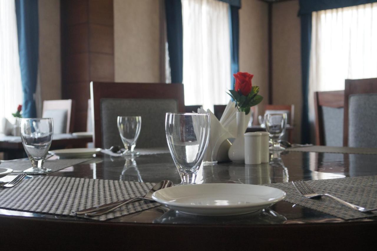 Neel Clarks Express 3* Agra (Uttar Pradesh)