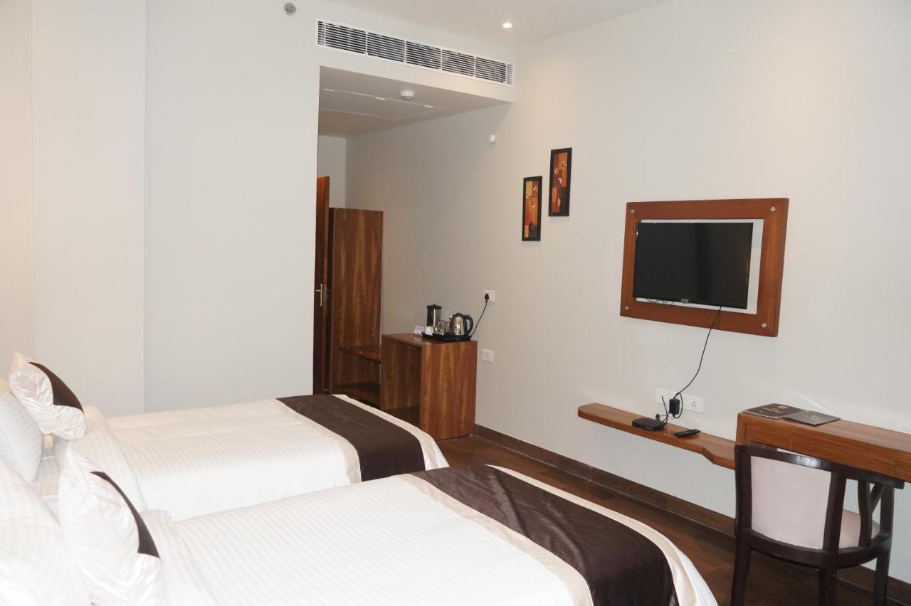 Neel Clarks Express 3*