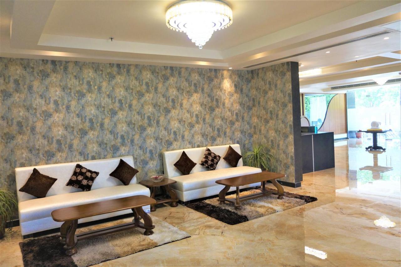Neel Clarks Express Hotel Agra (Uttar Pradesh)