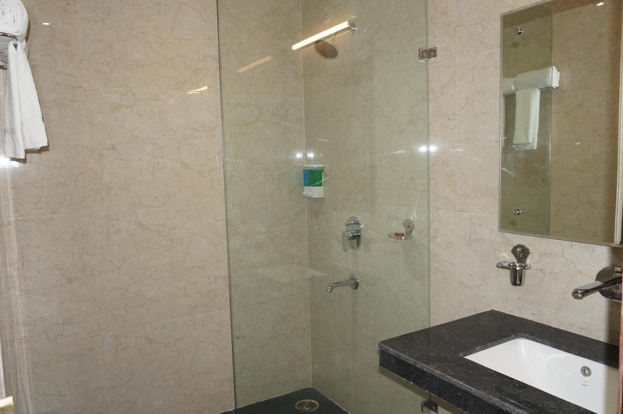 Hotel Neel Clarks Express 3*