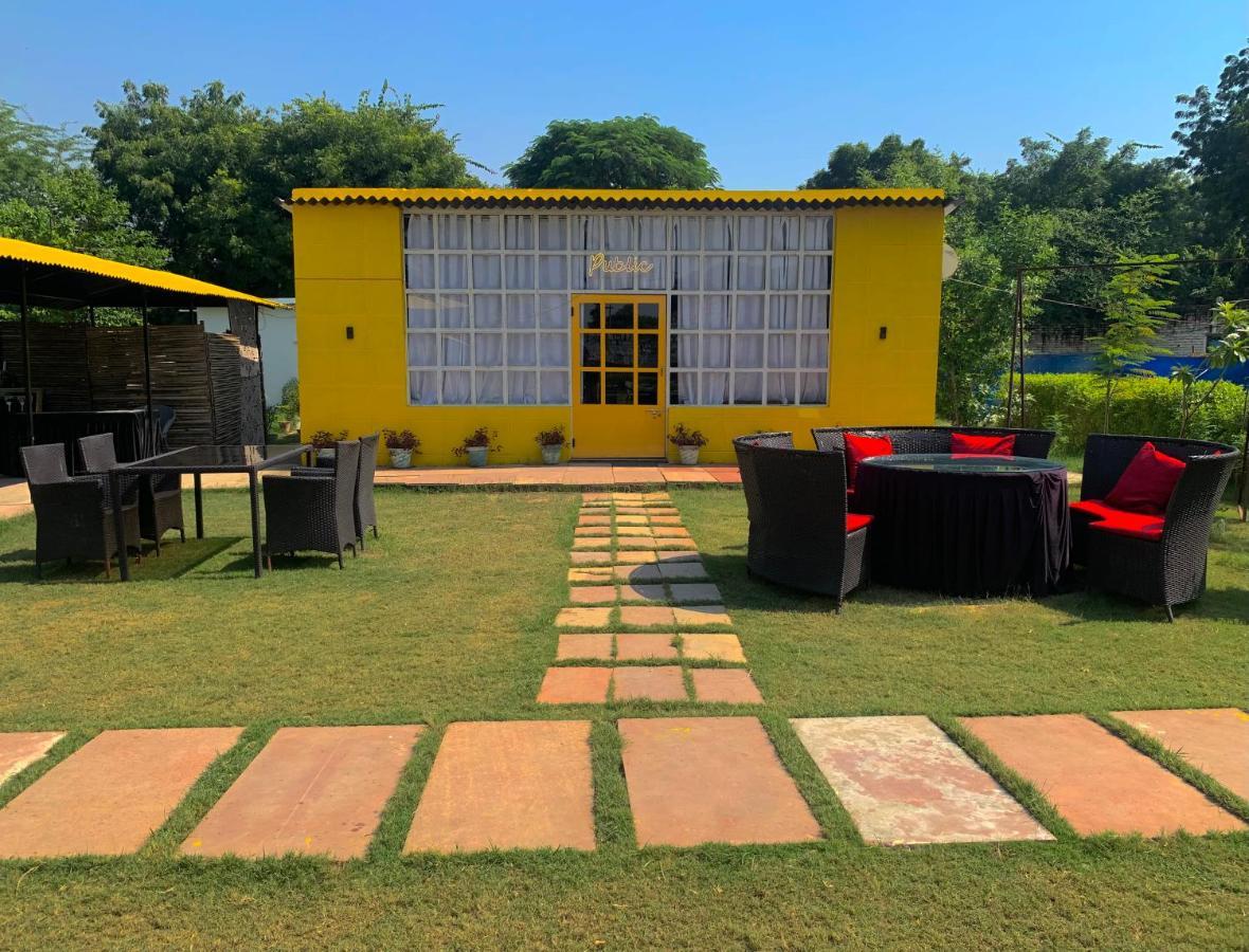 Luxury tent Agra Camps And *