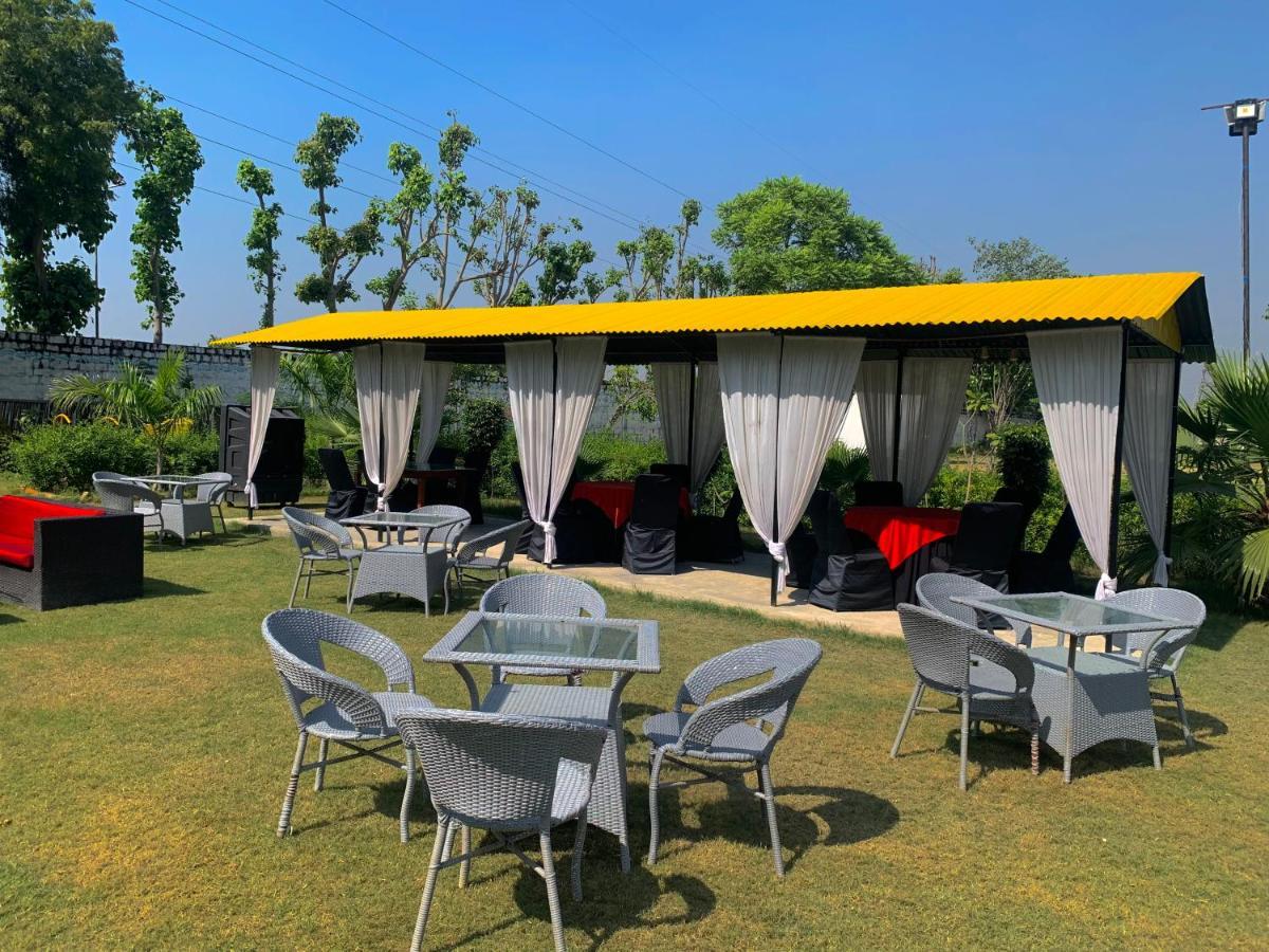 Agra Camps And *