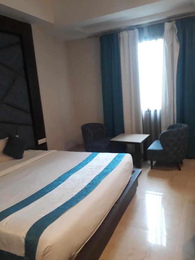 Hotel Crimson Palace Agra (Uttar Pradesh)