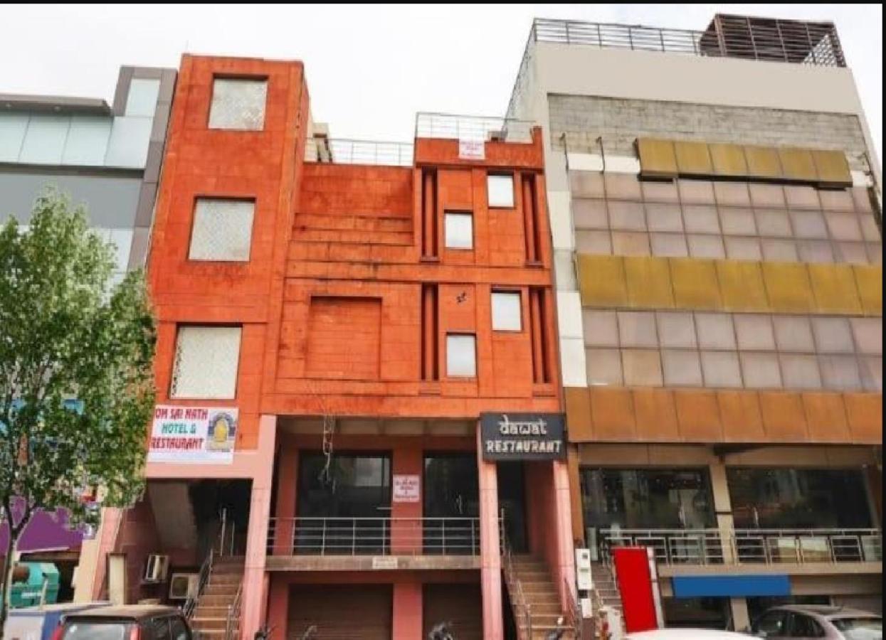 Om Sai Nath & Restaurant By Wb *