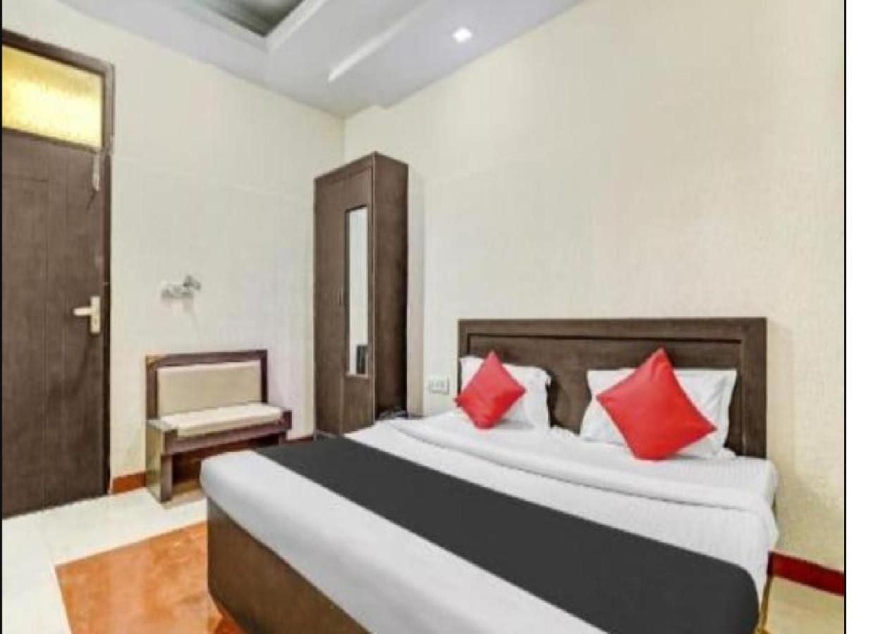 Hotel Om Sai Nath & Restaurant By Wb Agra (Uttar Pradesh)
