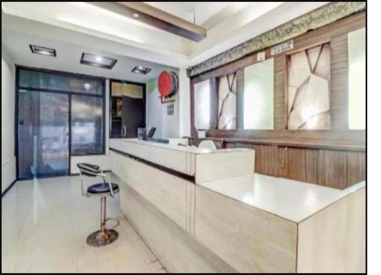 Om Sai Nath & Restaurant By Wb Hotel