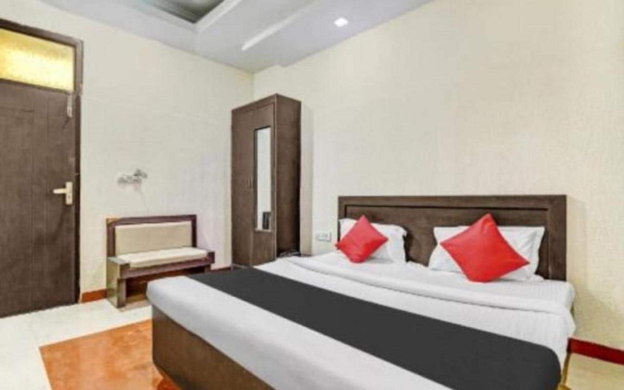 Hotel Om Sai Nath & Restaurant By Wb *