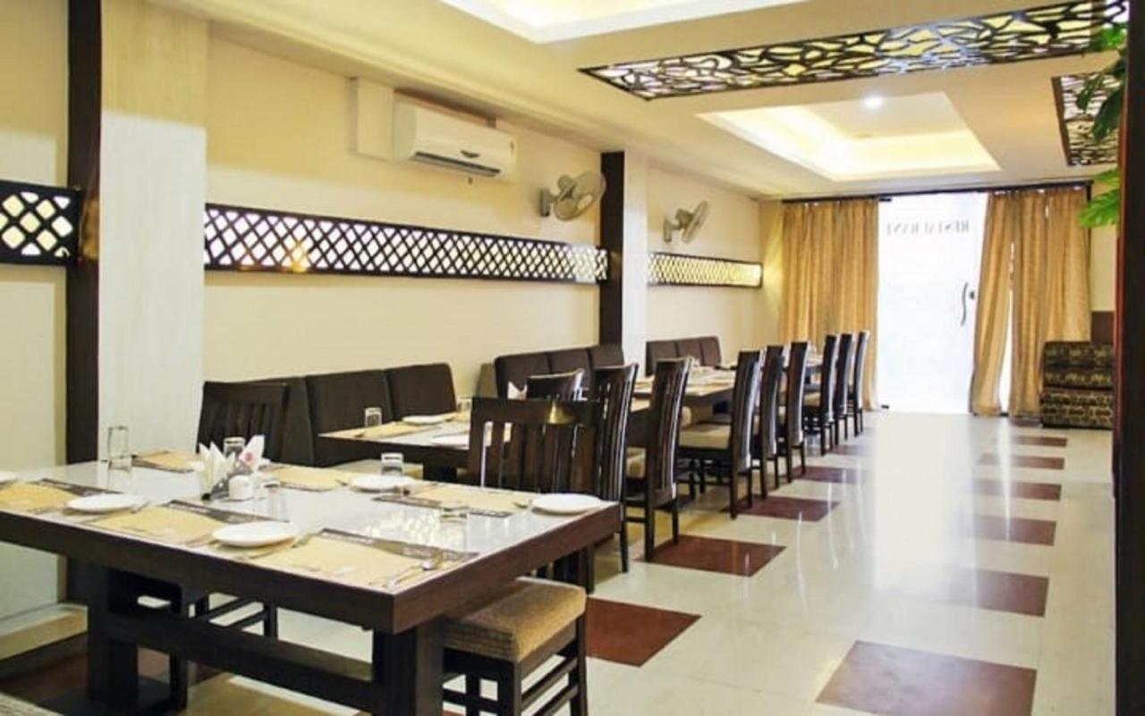 Hotel Om Sai Nath & Restaurant By Wb