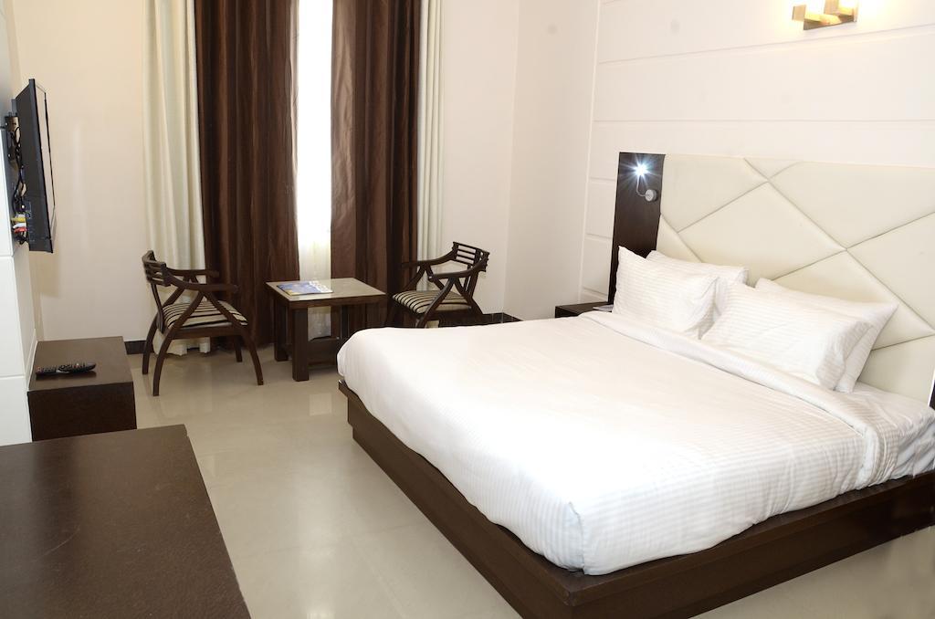 Crimson Palace 3* Agra (Uttar Pradesh)