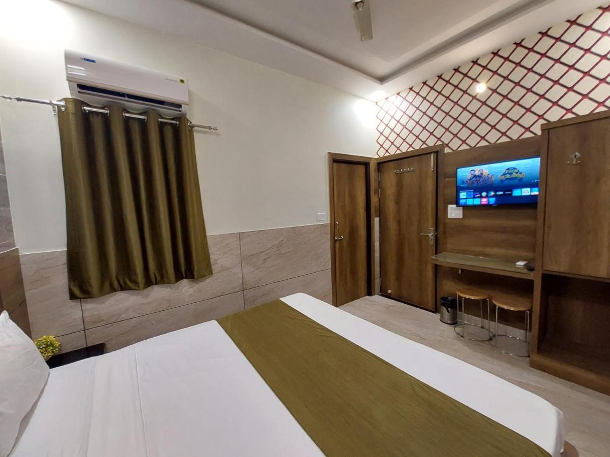 Taj Point Manage By Taj Sunrise Group Homestay *
