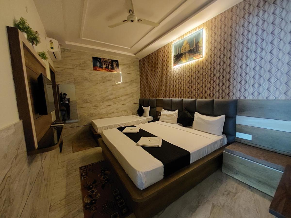 Taj Point Manage By Taj Sunrise Group