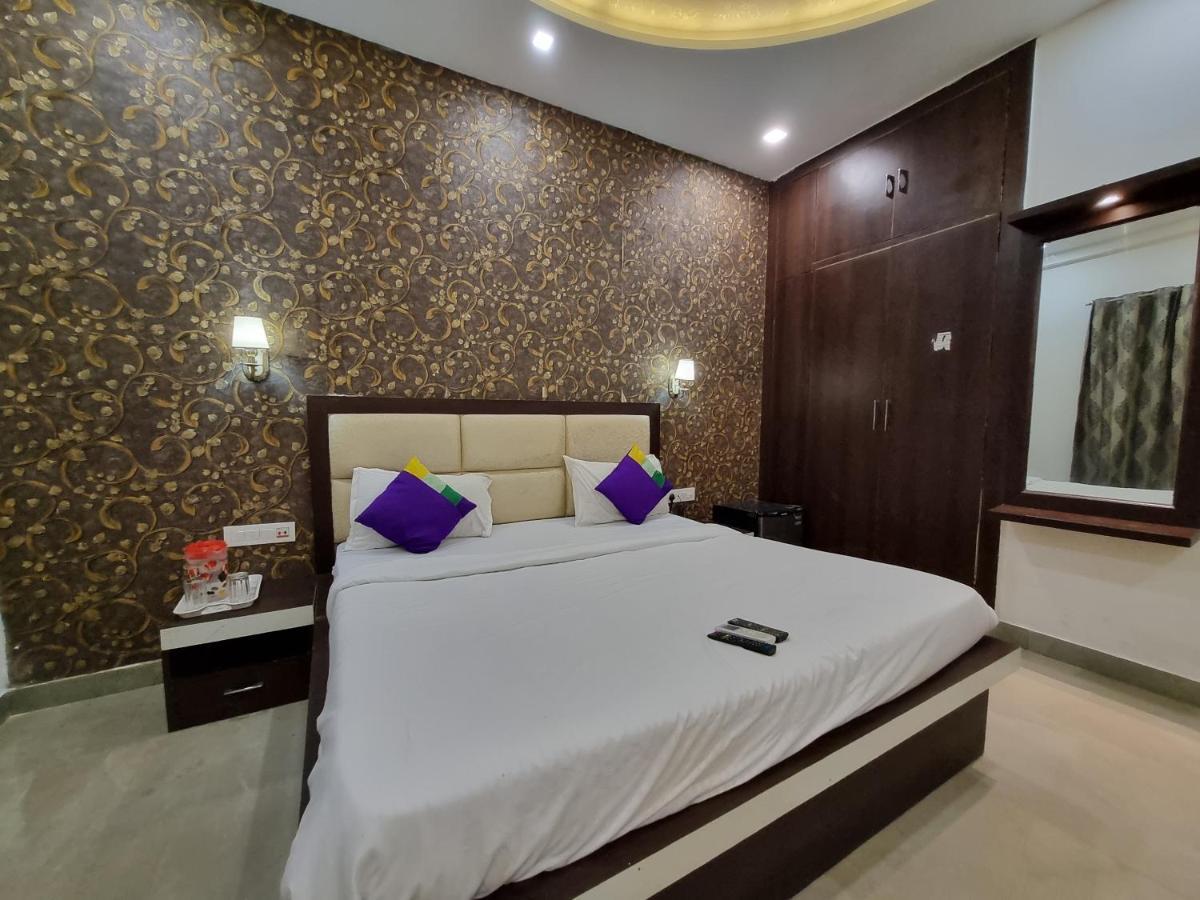 Star Light Near Tajmahal By Star Of Taj Hotel Agra (Uttar Pradesh)