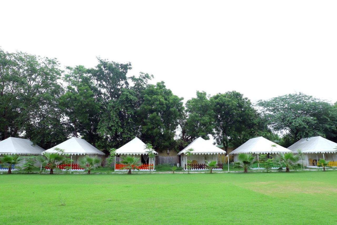 Agra Camps And * Agra (Uttar Pradesh)
