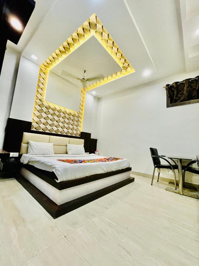 Star Light Near Tajmahal By Star Of Taj Hotel Agra (Uttar Pradesh)